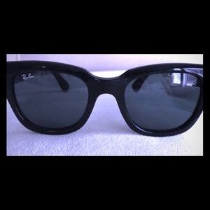 Ray-Ban 4178 Wayfarer Sunglasses